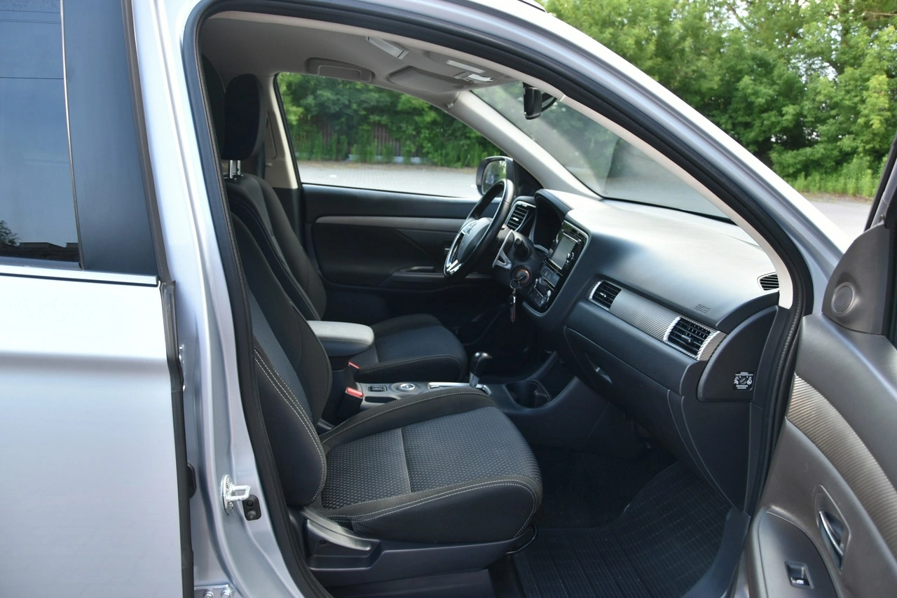 Mitsubishi Outlander - Zdjęcie 10