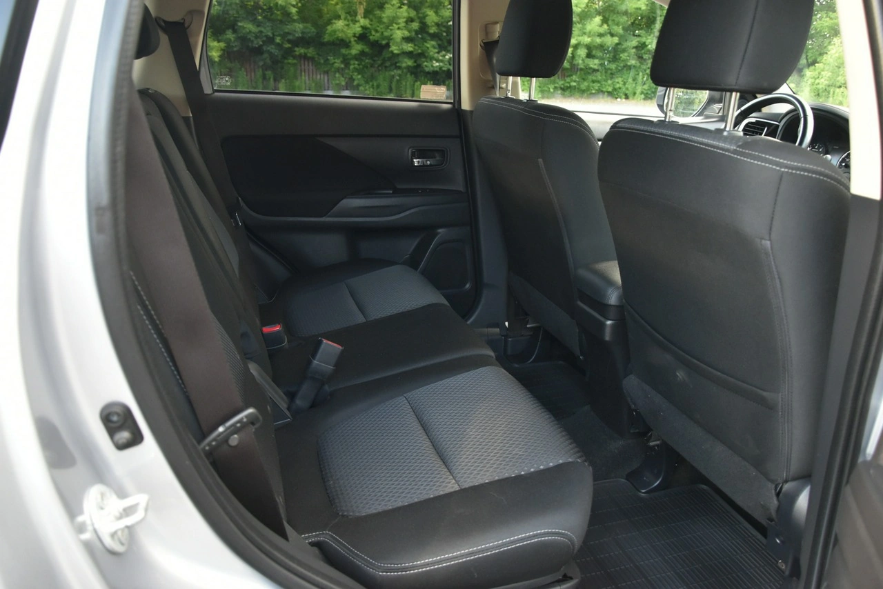 Mitsubishi Outlander - Zdjęcie 11