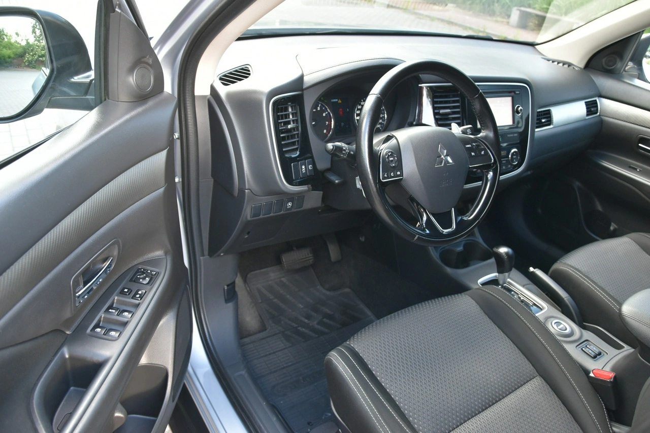 Mitsubishi Outlander - Zdjęcie 13