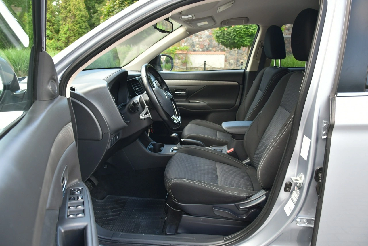 Mitsubishi Outlander - Zdjęcie 14