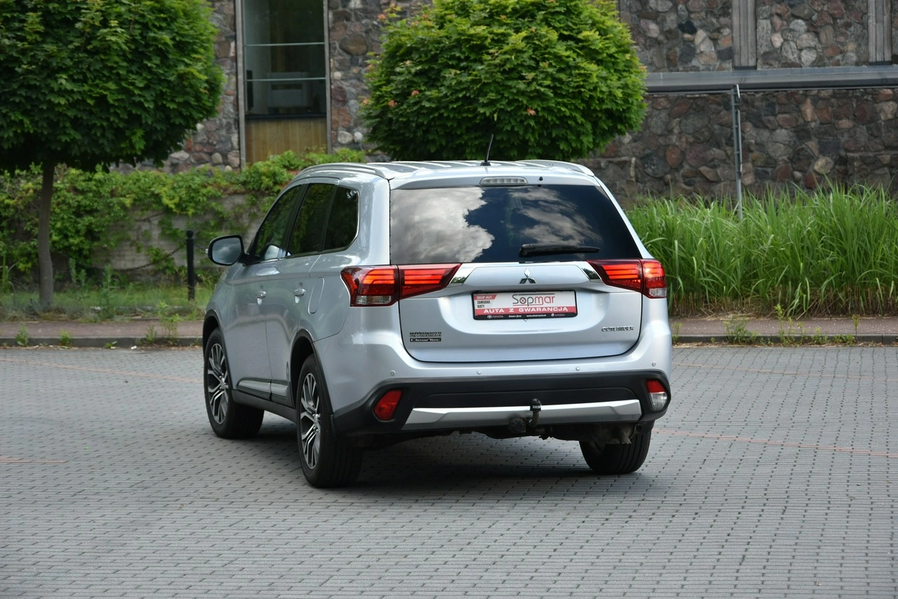 Mitsubishi Outlander - Zdjęcie 17