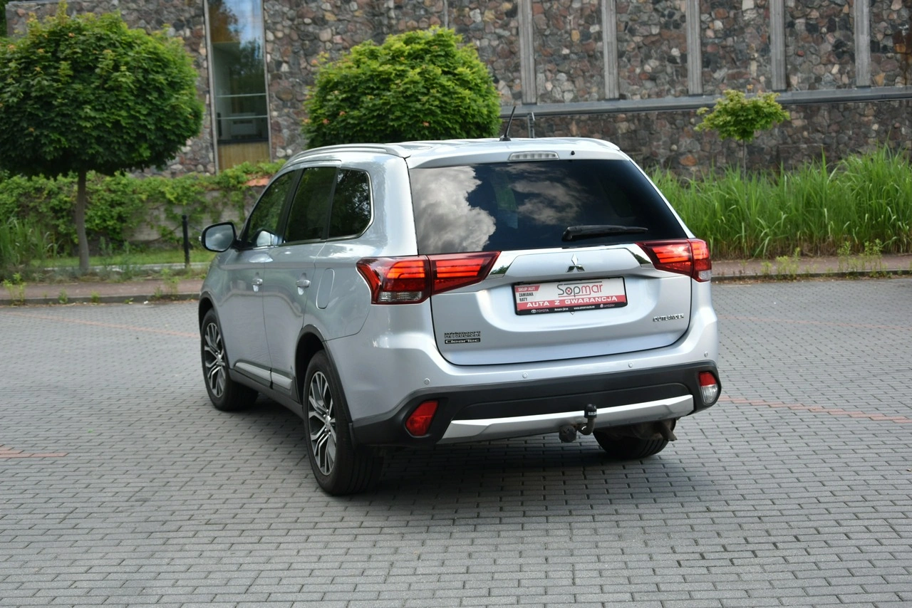 Mitsubishi Outlander - Zdjęcie 18
