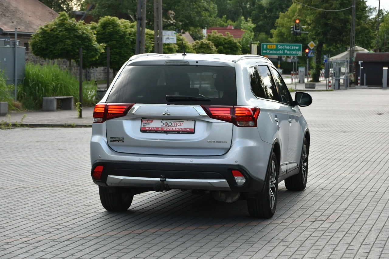 Mitsubishi Outlander - Zdjęcie 19