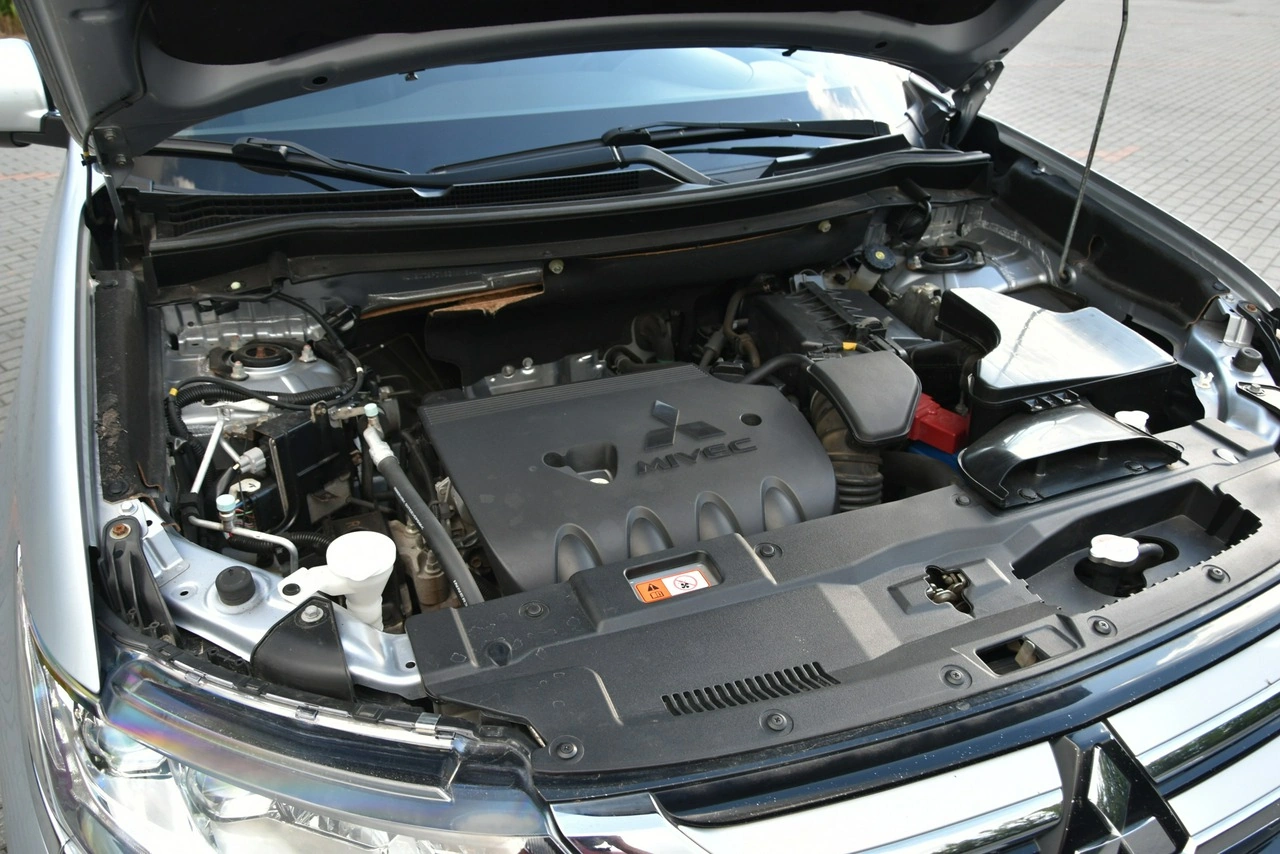 Mitsubishi Outlander - Zdjęcie 26