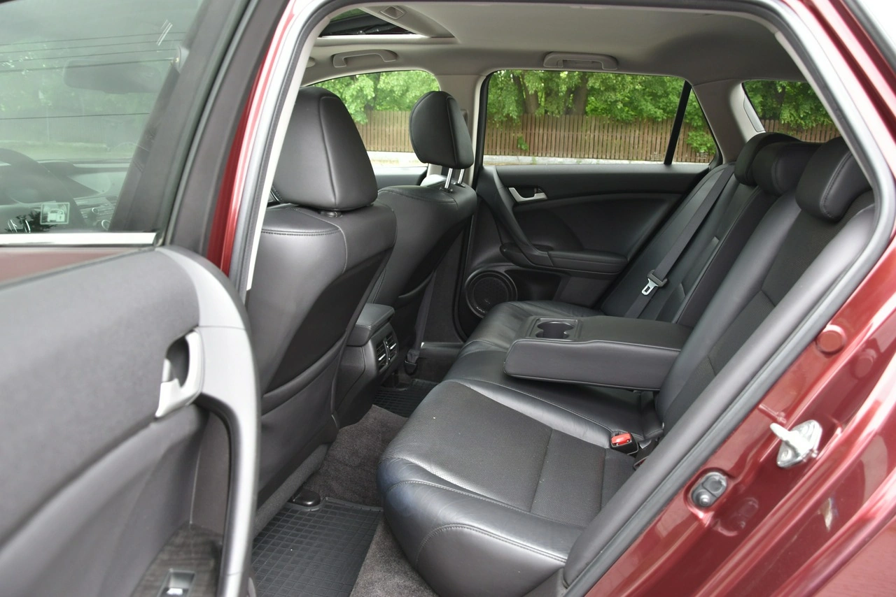 Honda Accord - Zdjęcie 13
