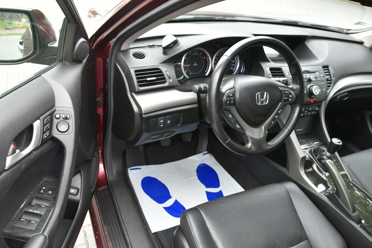 Honda Accord - Zdjęcie 15