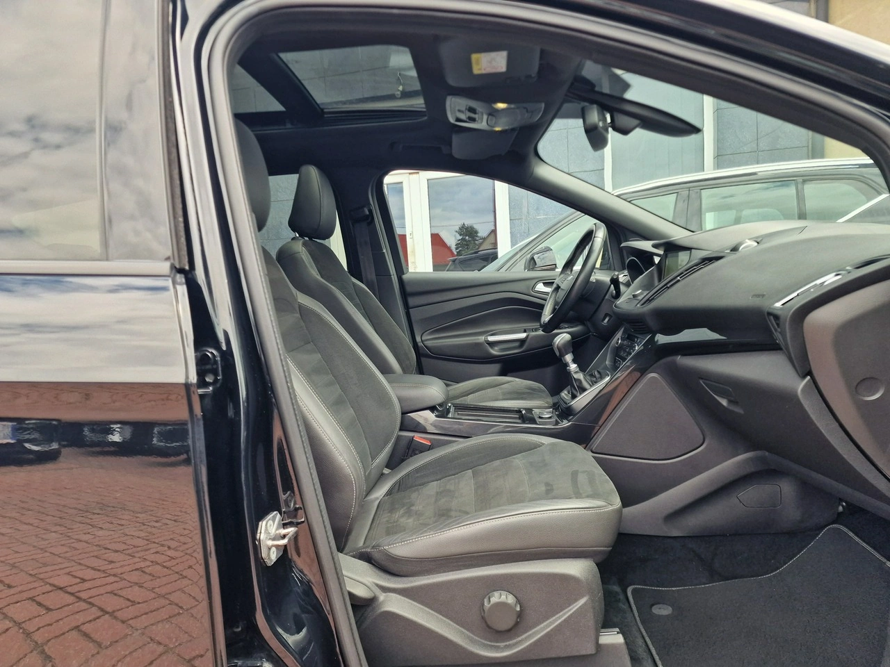 Ford Kuga - Zdjęcie 25