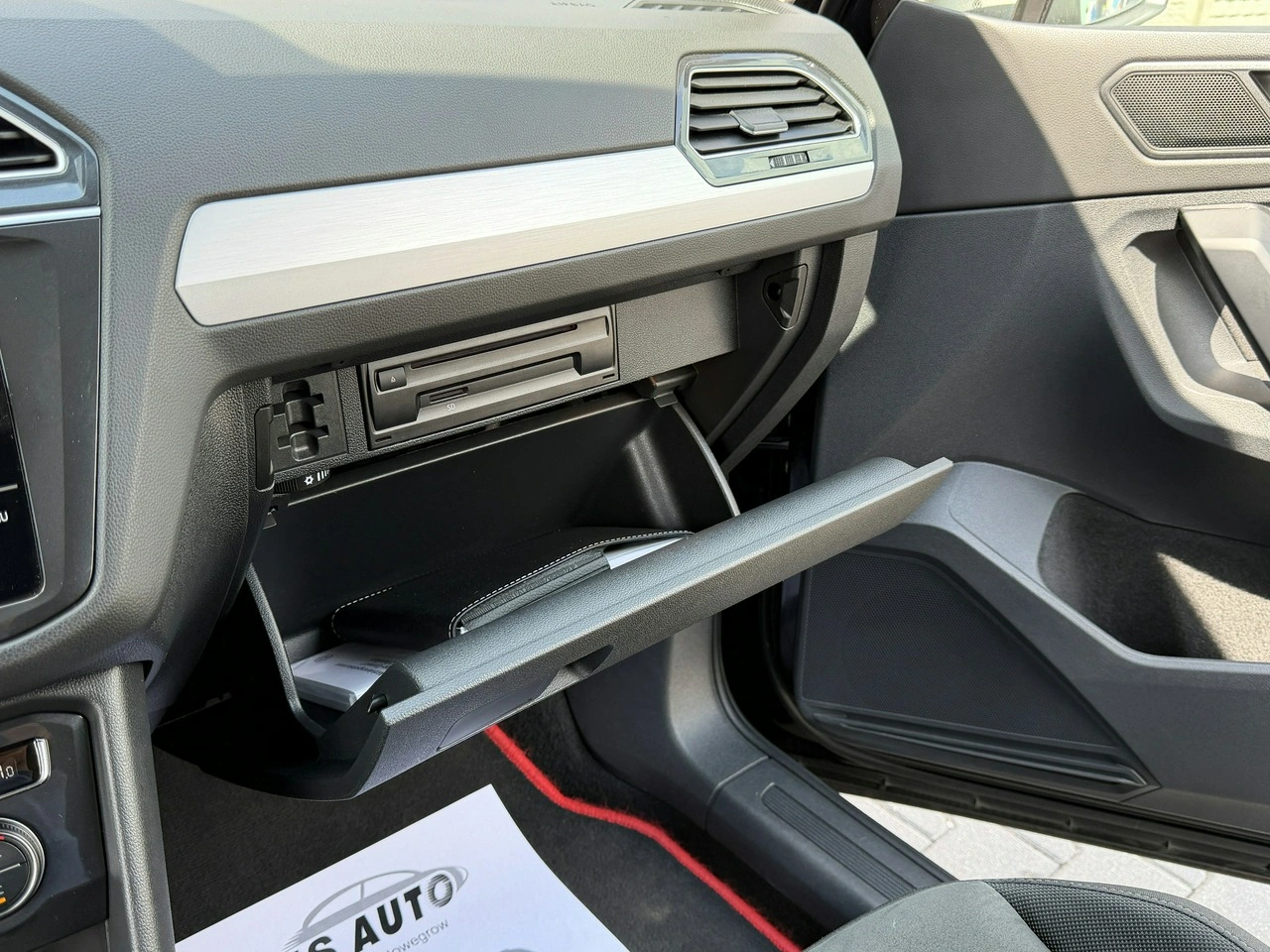 Volkswagen Tiguan - Zdjęcie 14
