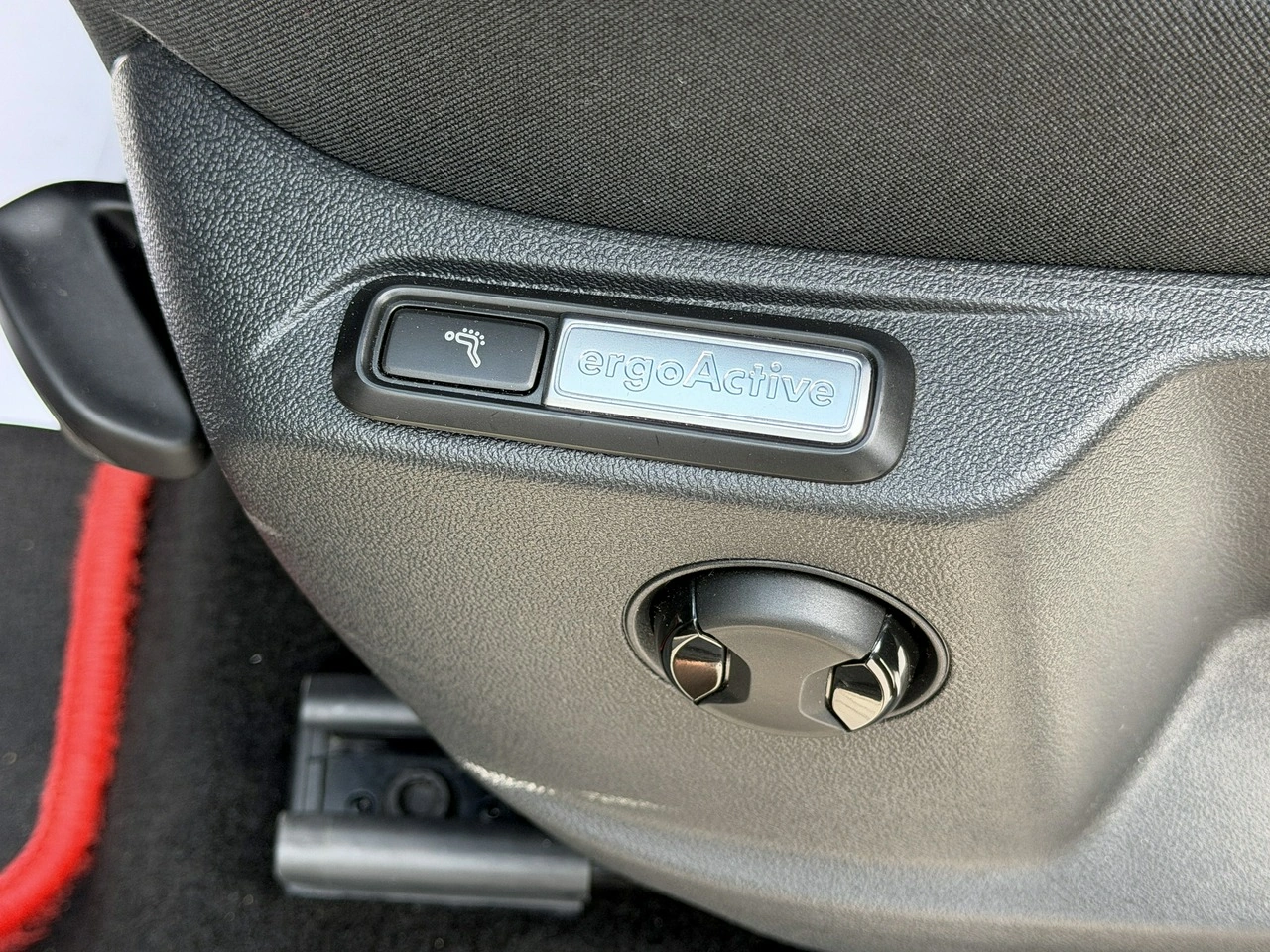 Volkswagen Tiguan - Zdjęcie 10