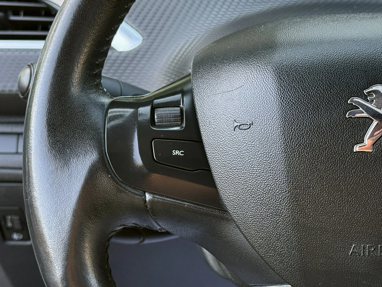 Peugeot 2008 - Zdjęcie 14