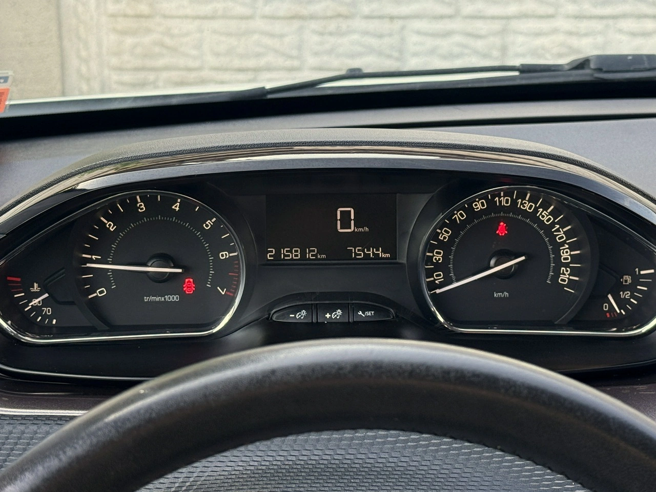 Peugeot 2008 - Zdjęcie 9