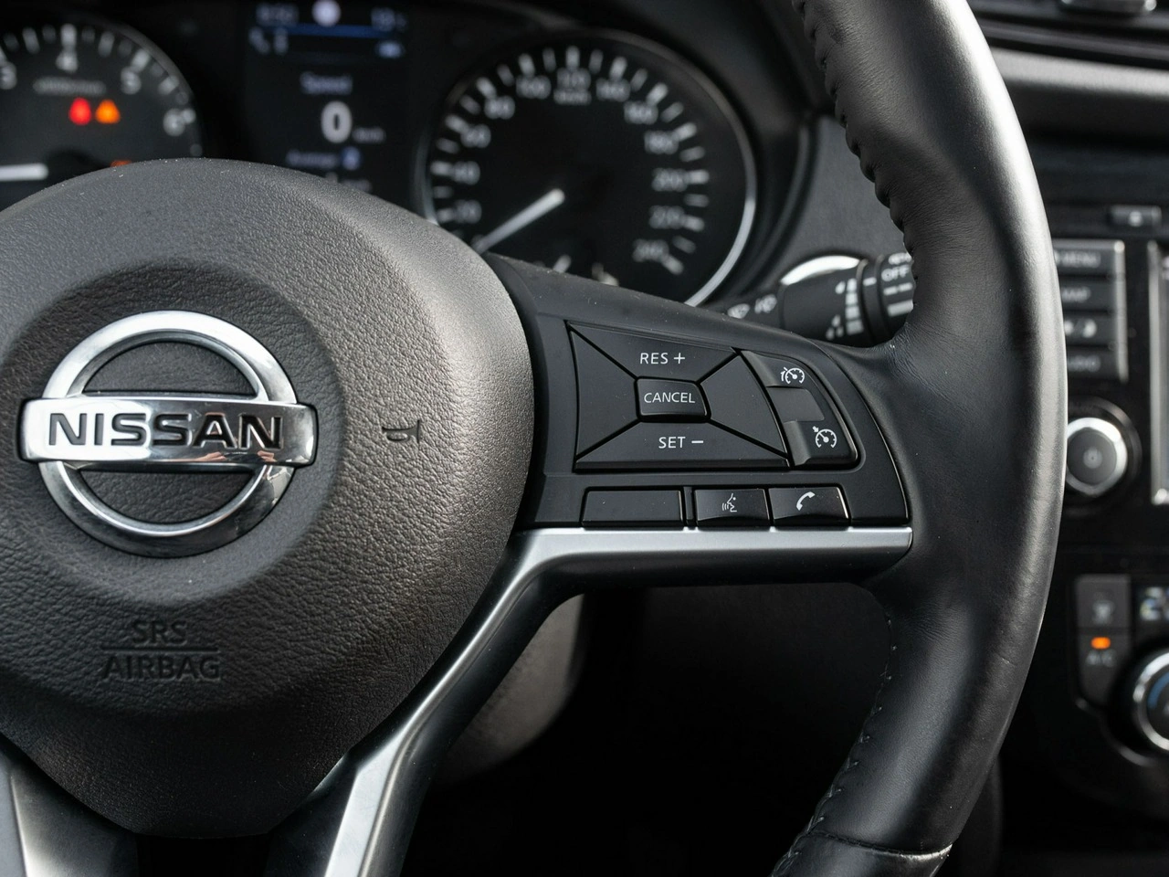 Nissan X-Trail - Zdjęcie 14