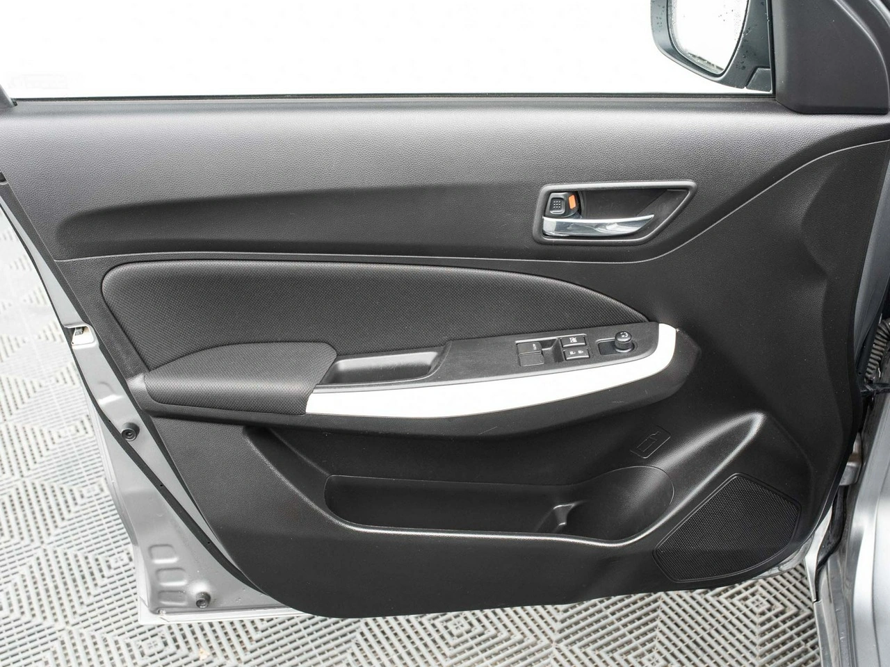 Suzuki Swift - Zdjęcie 9
