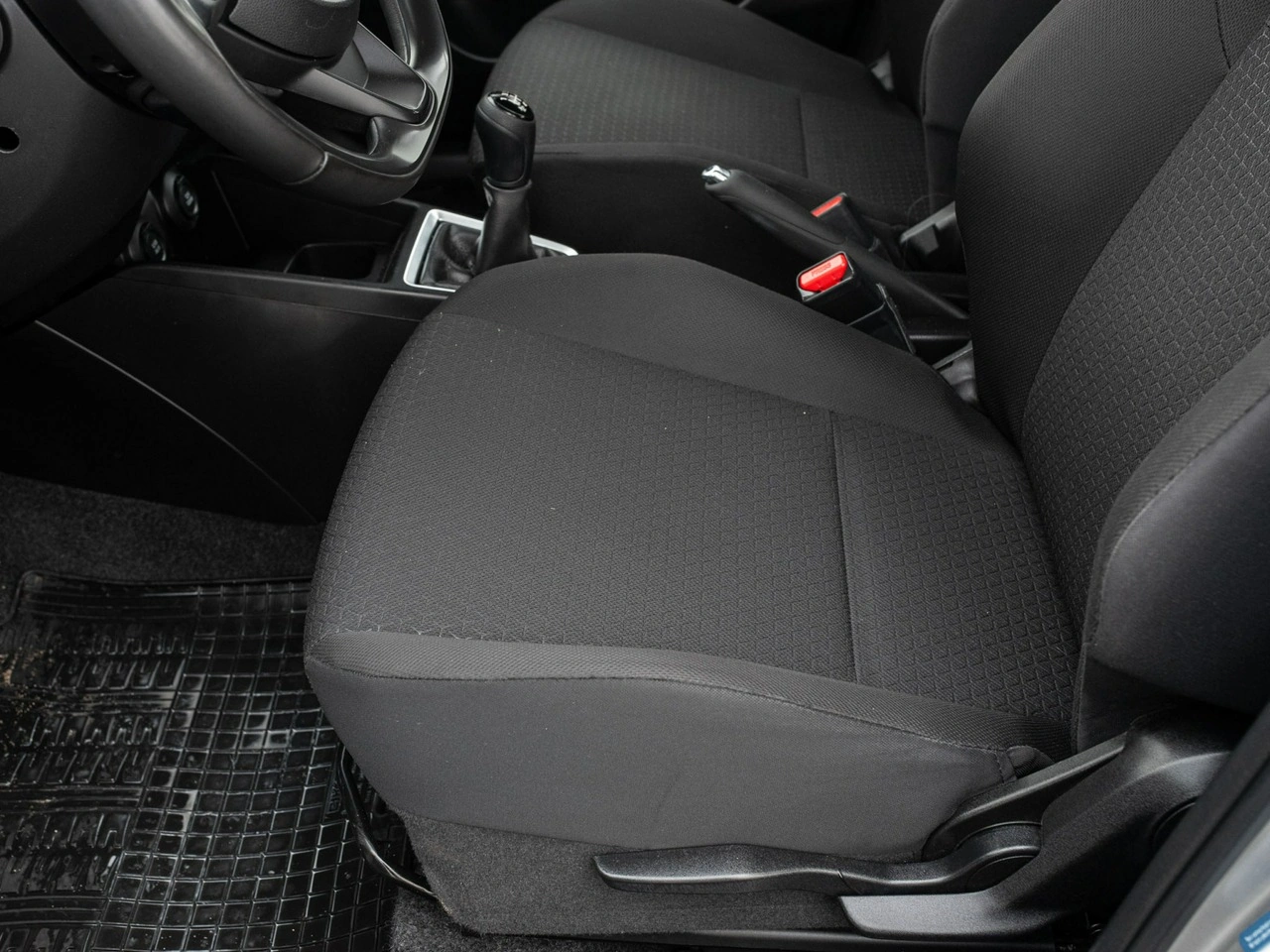 Suzuki Swift - Zdjęcie 10