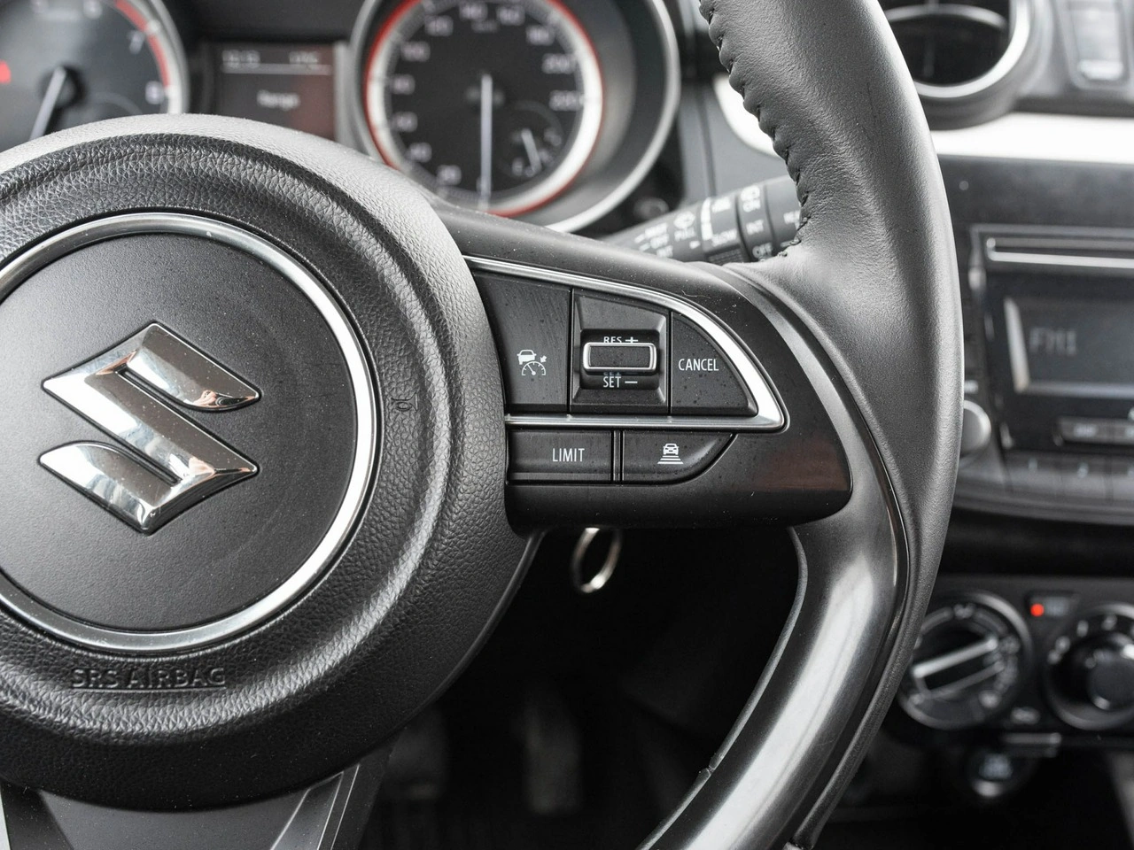 Suzuki Swift - Zdjęcie 14