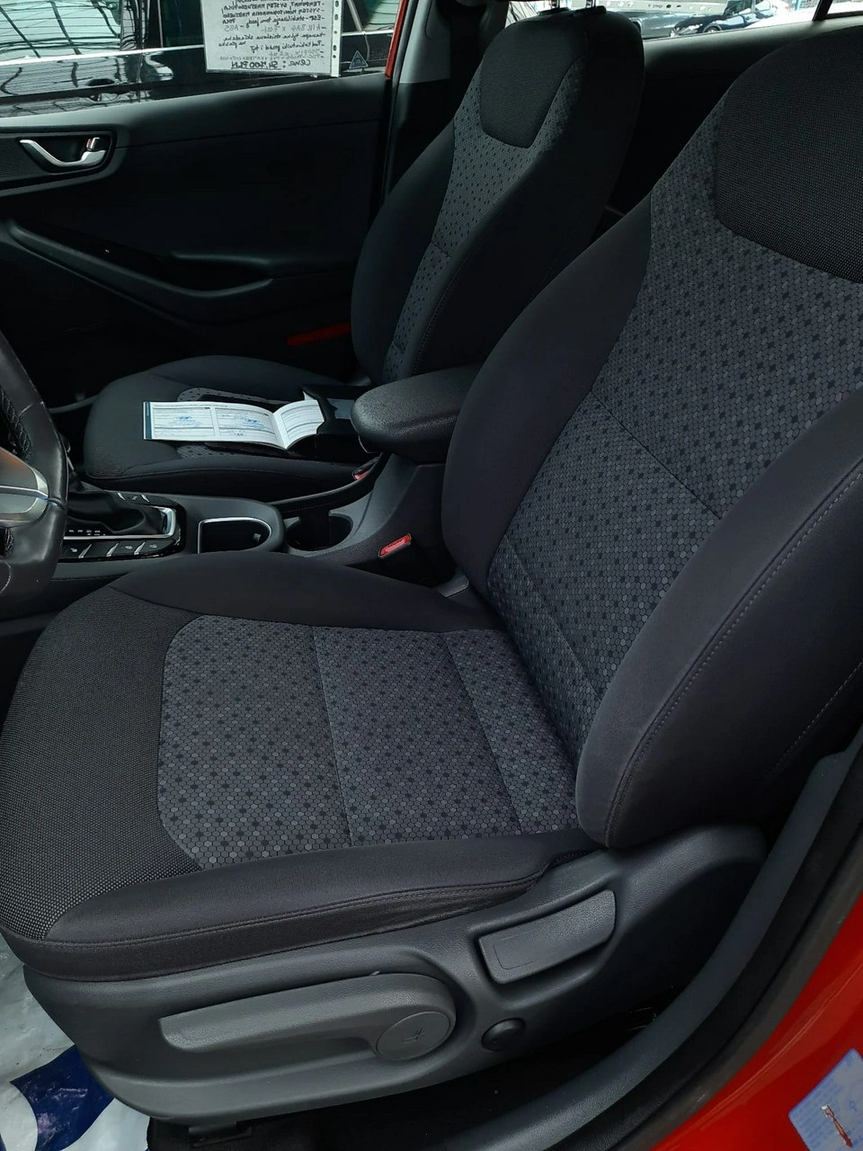 Hyundai IONIQ - Zdjęcie 22