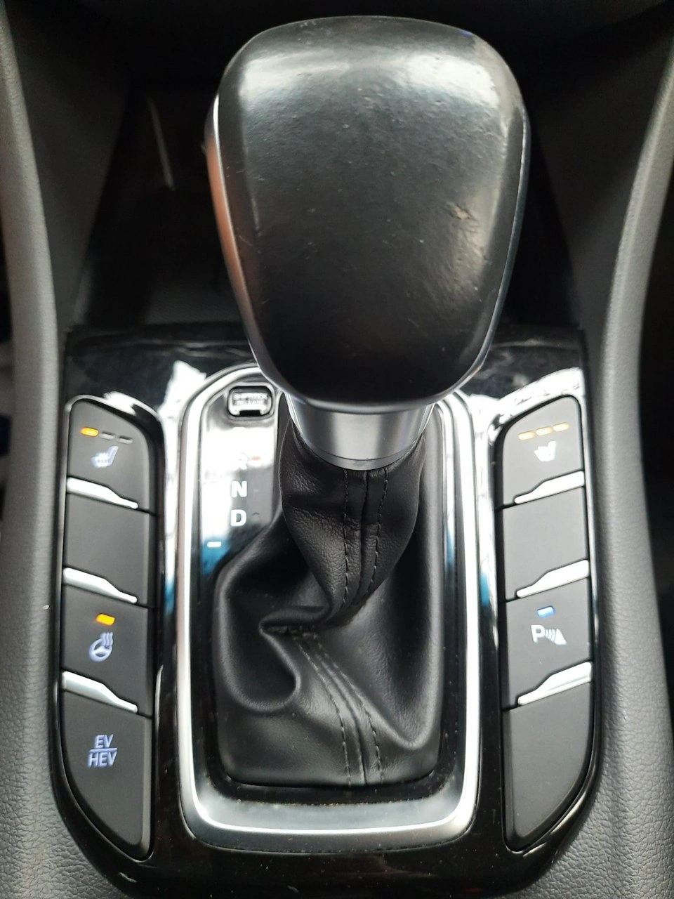 Hyundai IONIQ - Zdjęcie 24