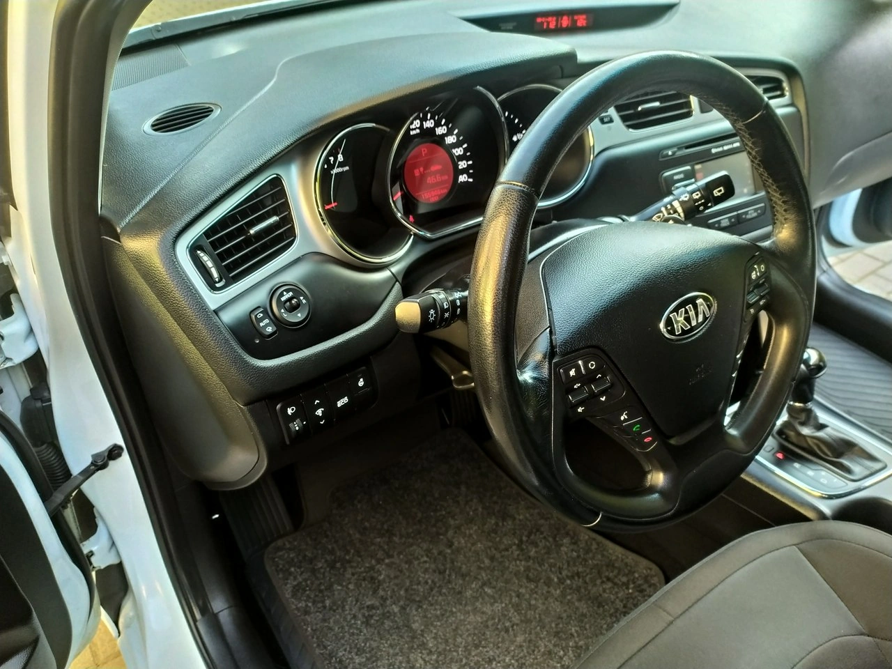 Kia Ceed - Zdjęcie 14