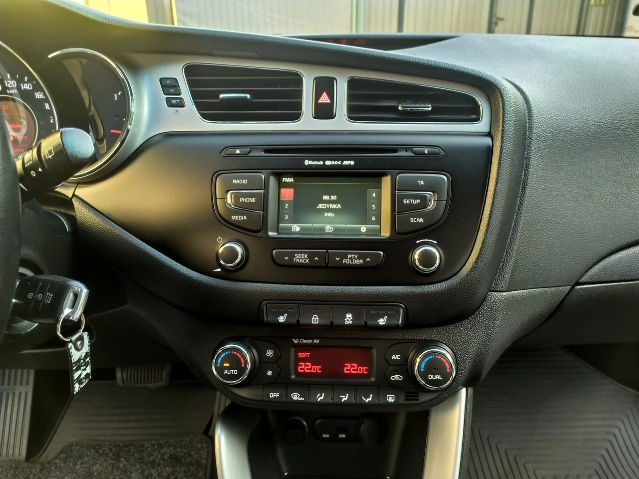 Kia Ceed - Zdjęcie 17