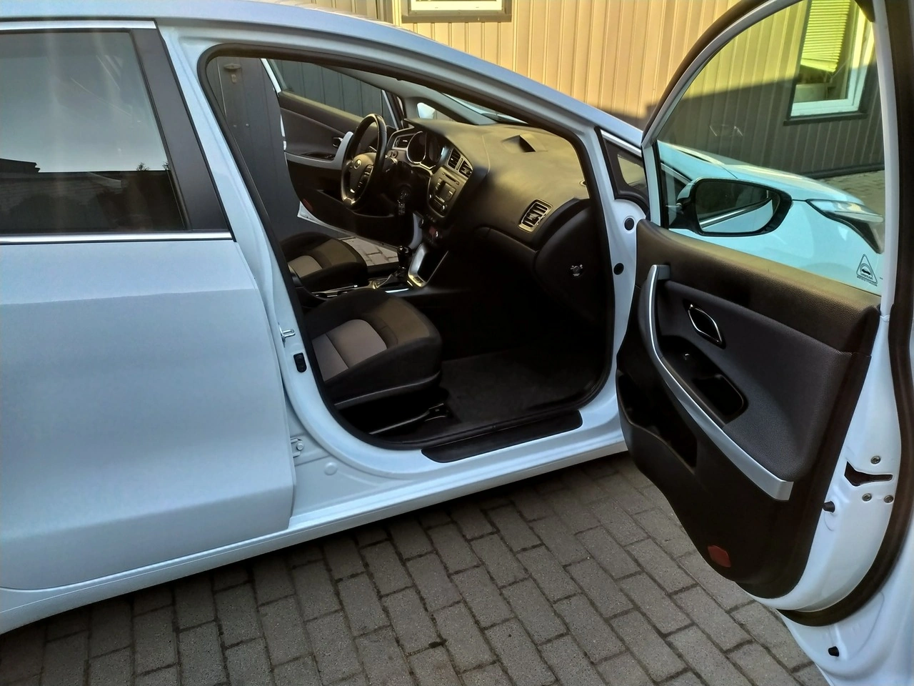 Kia Ceed - Zdjęcie 23