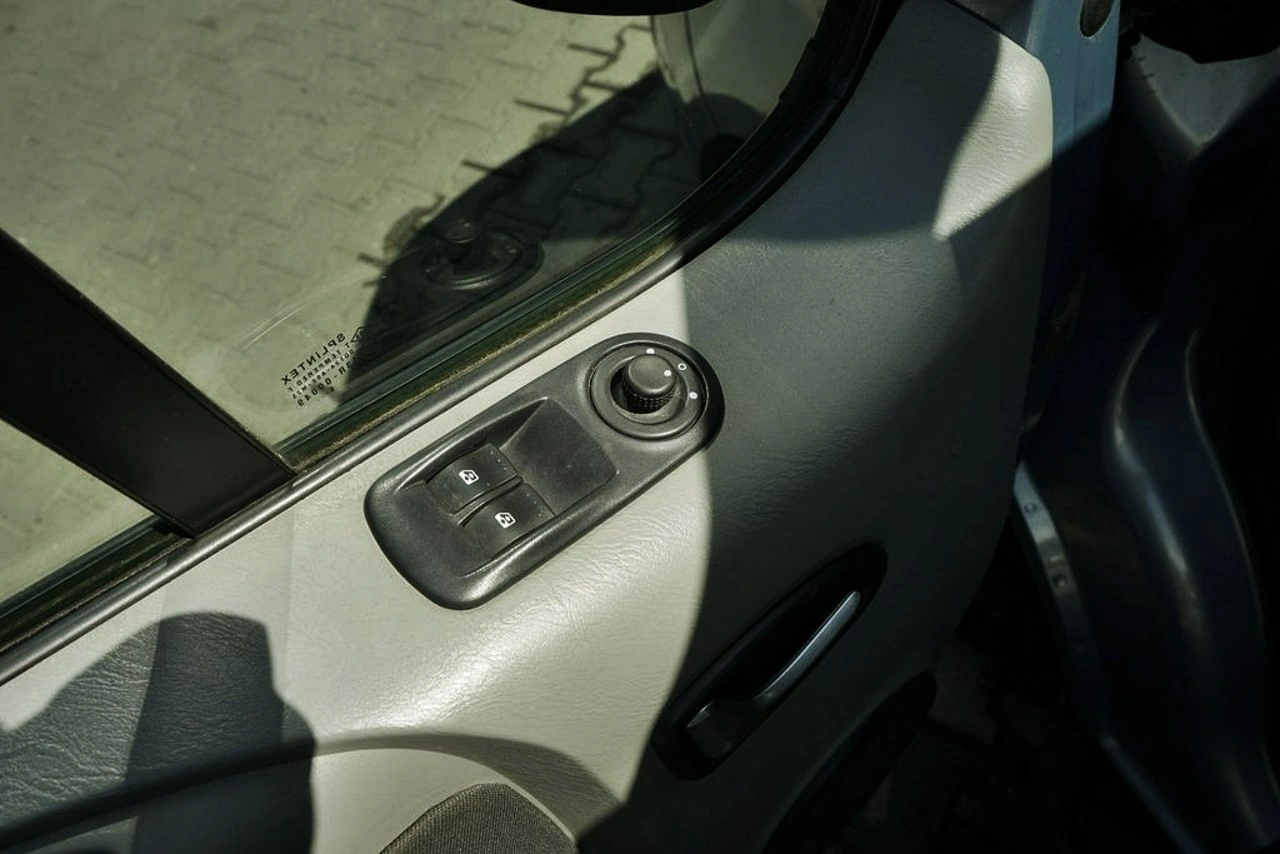 Opel Vivaro - Zdjęcie 12