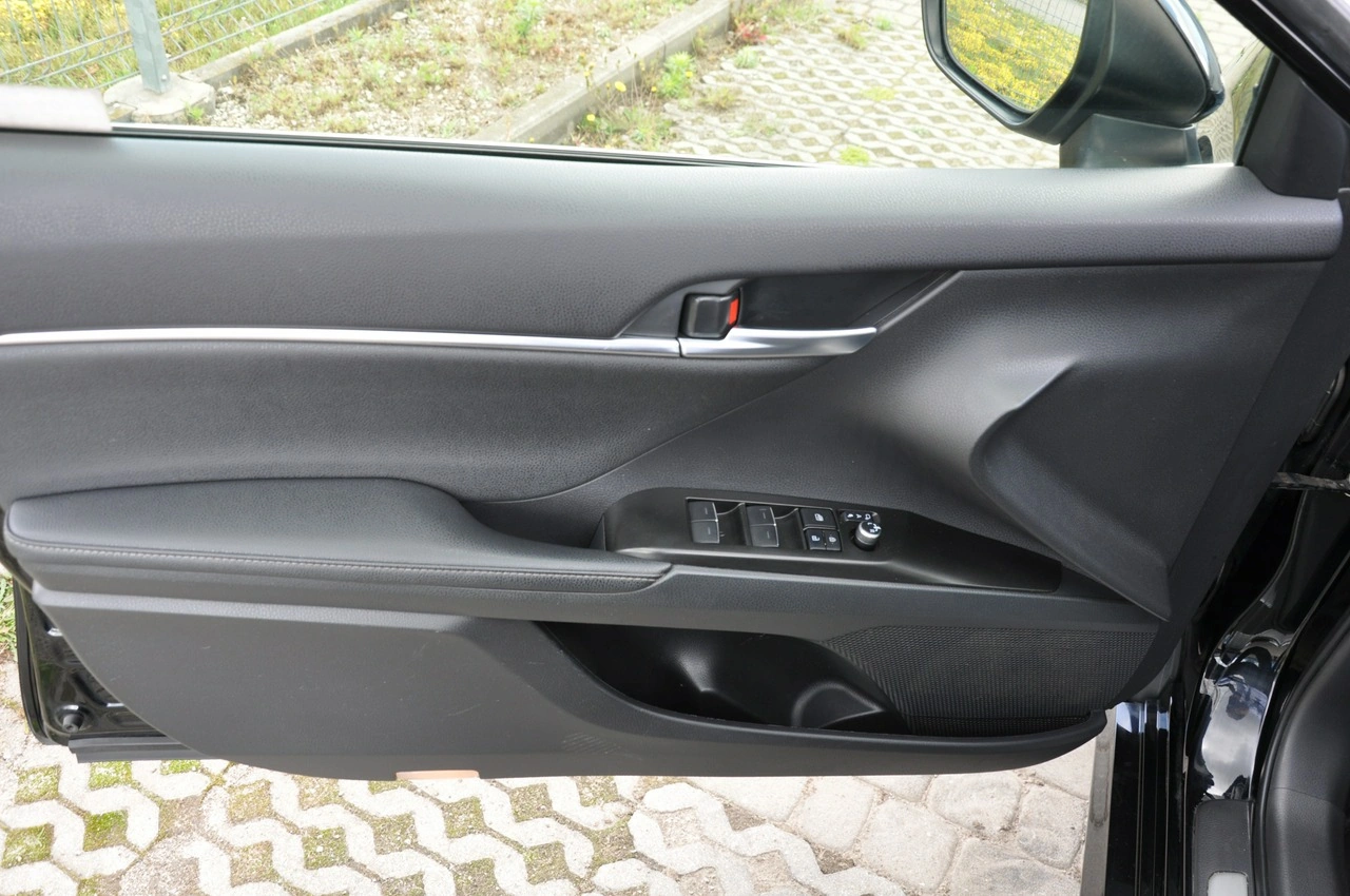 Toyota Camry - Zdjęcie 12