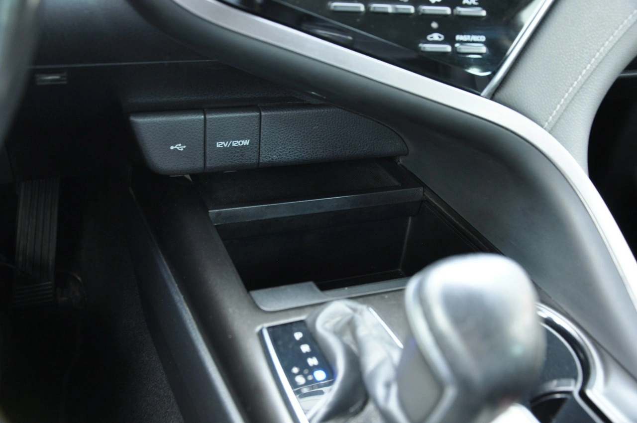 Toyota Camry - Zdjęcie 21