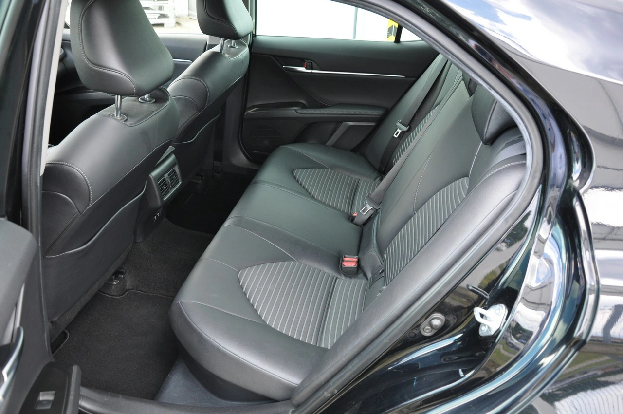 Toyota Camry - Zdjęcie 24