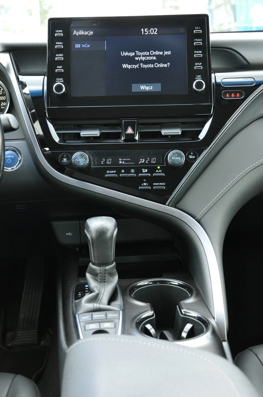 Toyota Camry - Zdjęcie 26