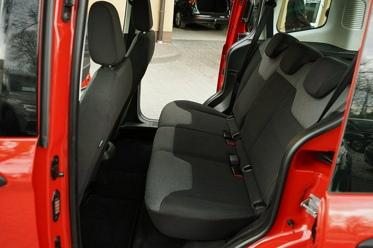 Ford Transit Courier - Zdjęcie 13