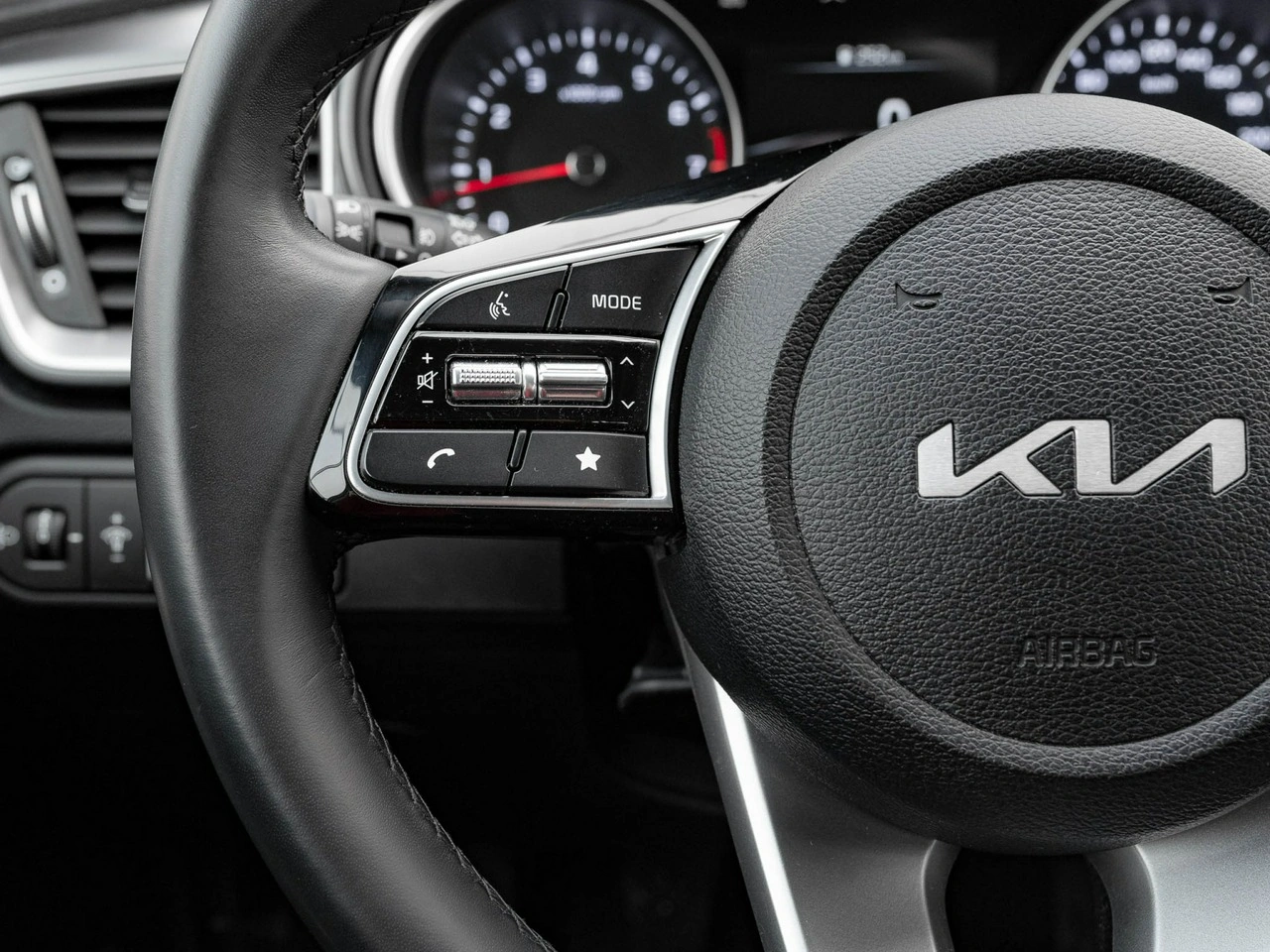 Kia Ceed - Zdjęcie 11