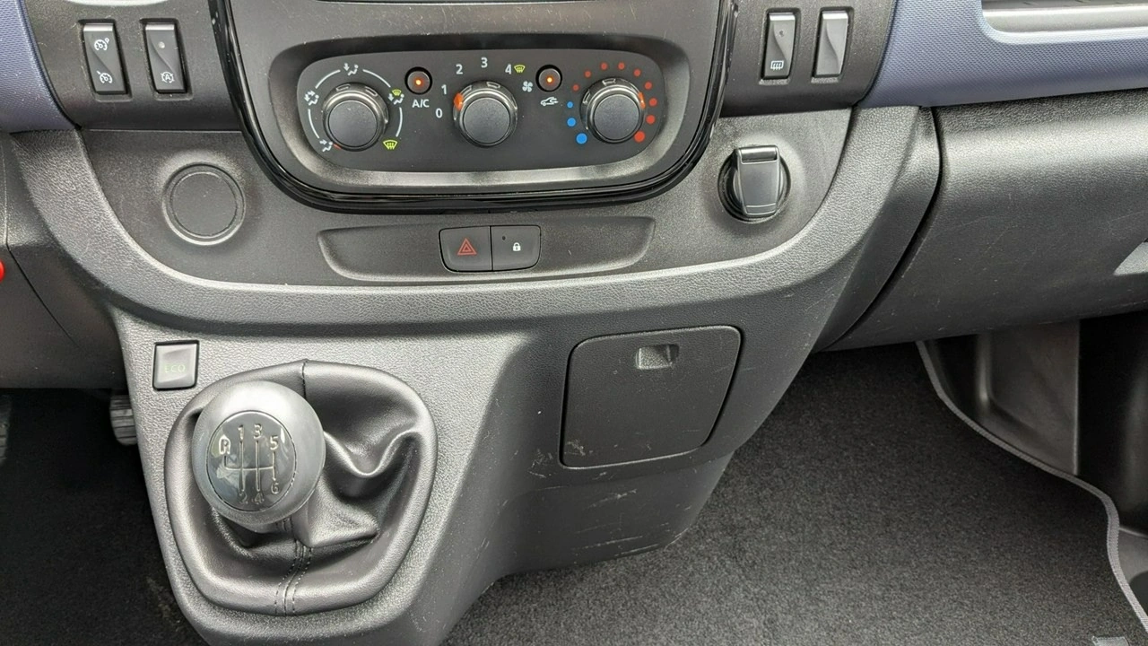 Opel Vivaro - Zdjęcie 24
