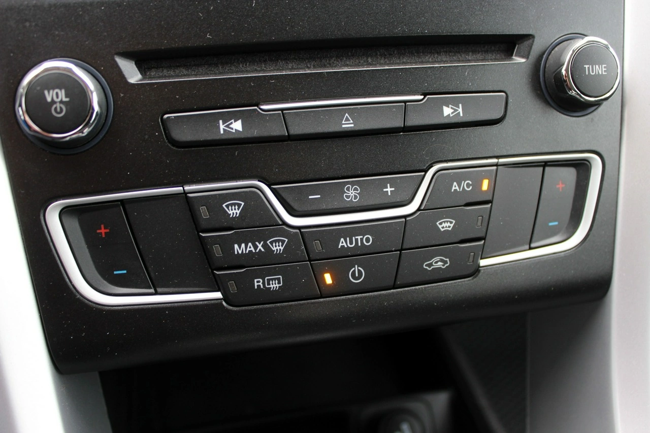 Ford Mondeo - Zdjęcie 16