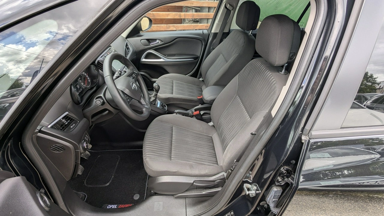Opel Zafira - Zdjęcie 12