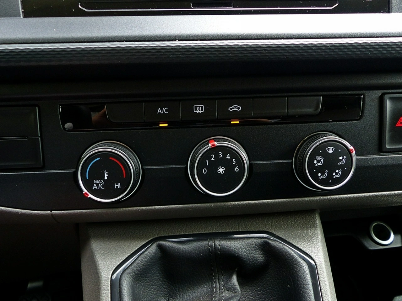 Volkswagen Transporter - Zdjęcie 35