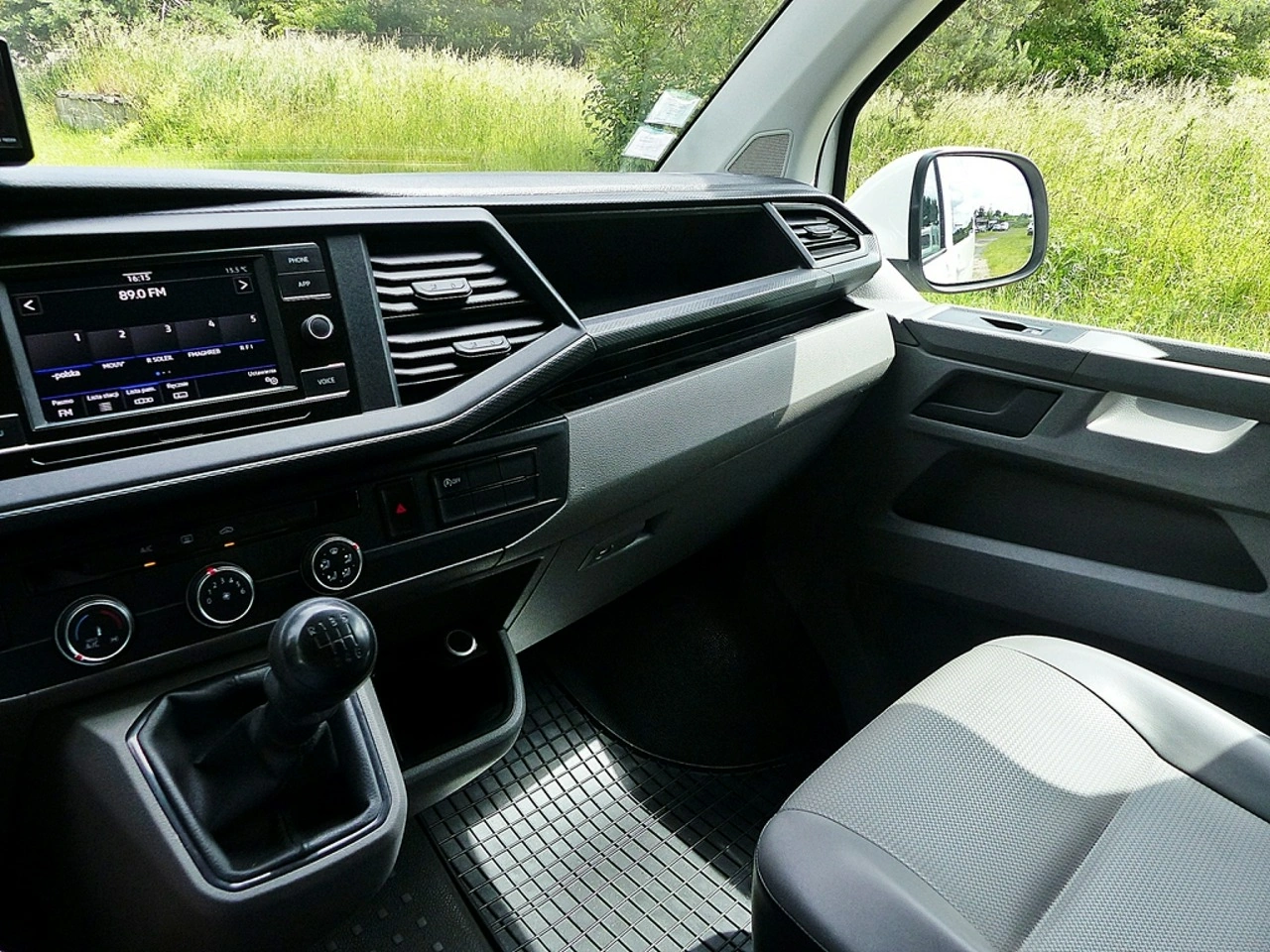 Volkswagen Transporter - Zdjęcie 36