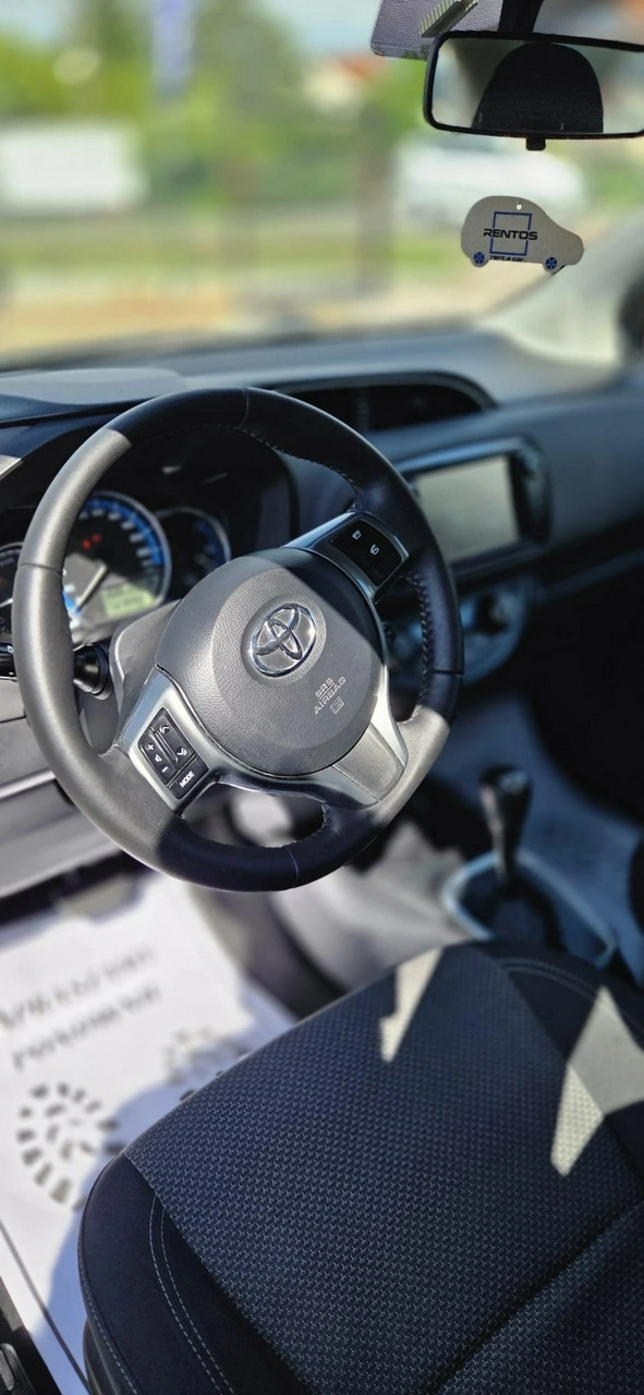 Toyota Yaris - Zdjęcie 9