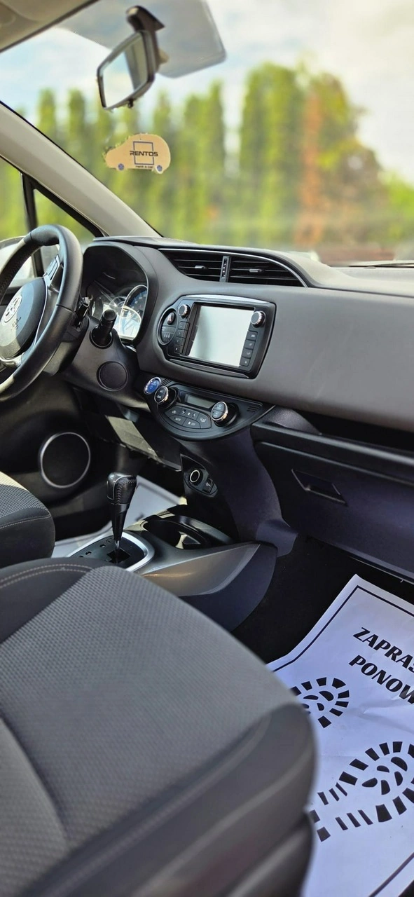 Toyota Yaris - Zdjęcie 13