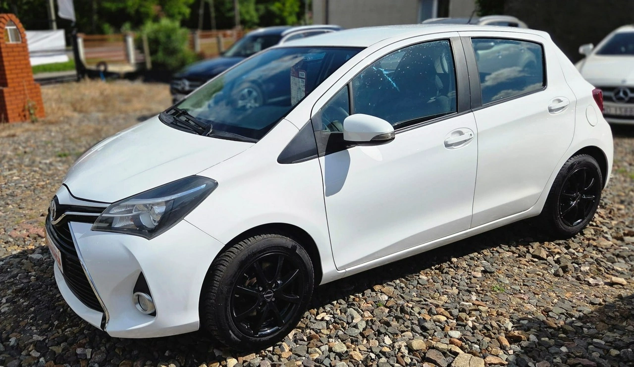 Toyota Yaris - Zdjęcie 3