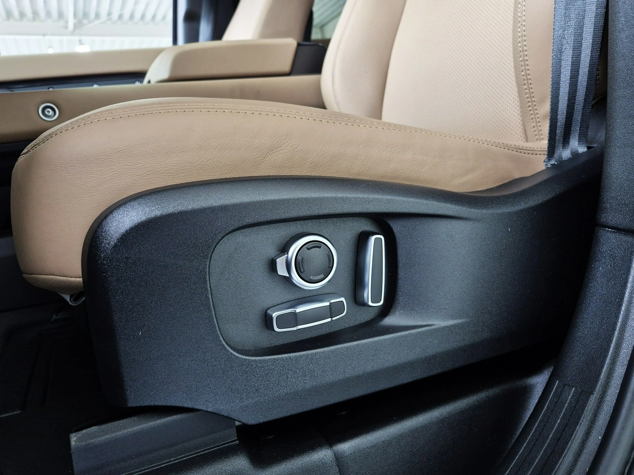 Land Rover Defender - Zdjęcie 12