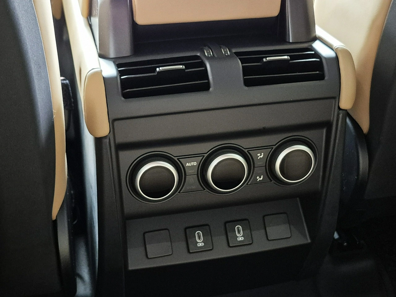 Land Rover Defender - Zdjęcie 17
