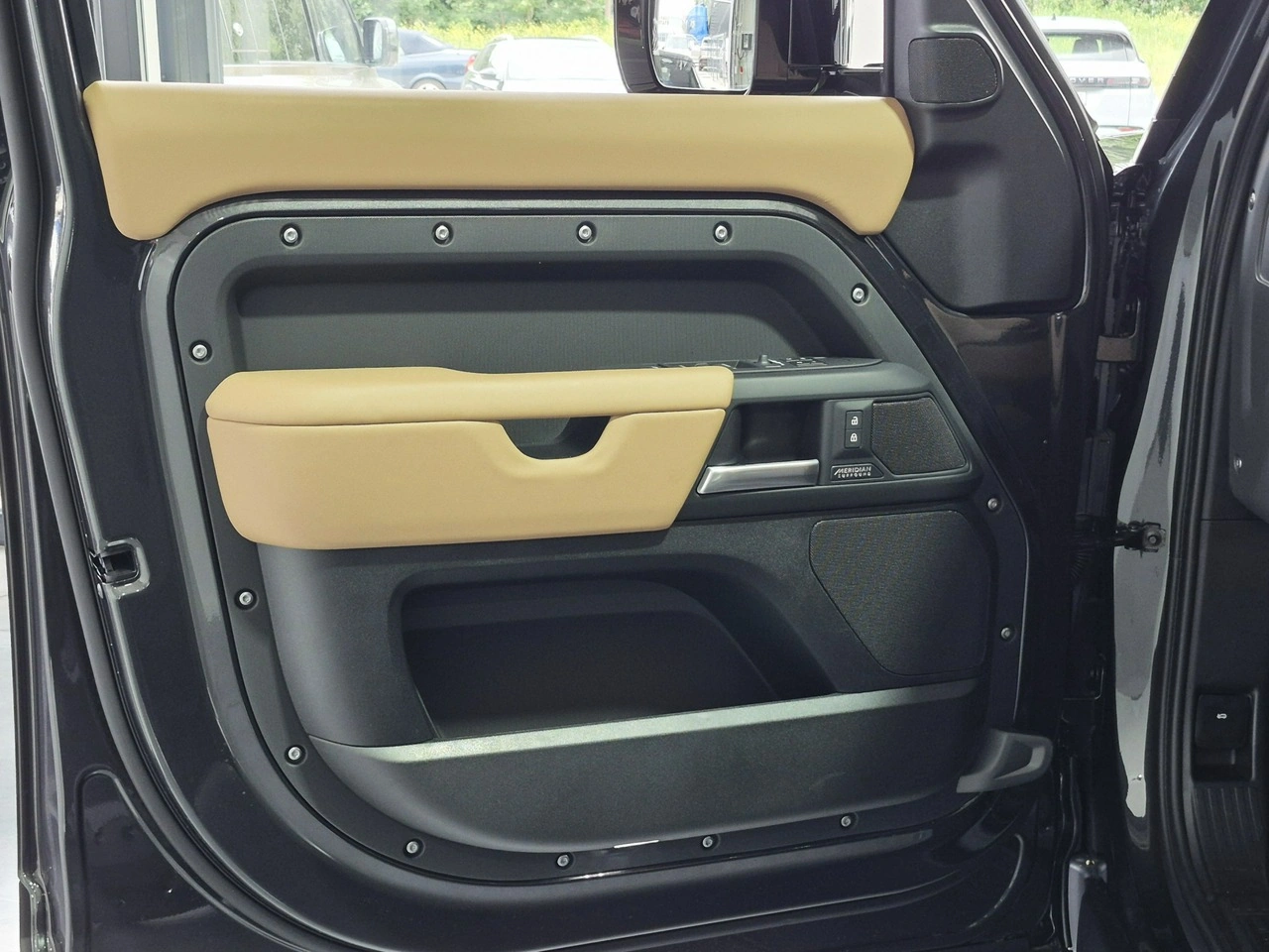 Land Rover Defender - Zdjęcie 7