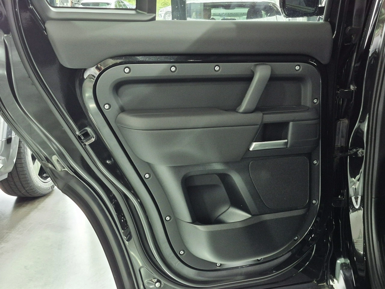 Land Rover Defender - Zdjęcie 14