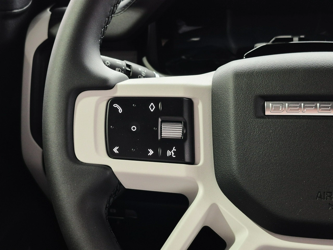 Land Rover Defender - Zdjęcie 21
