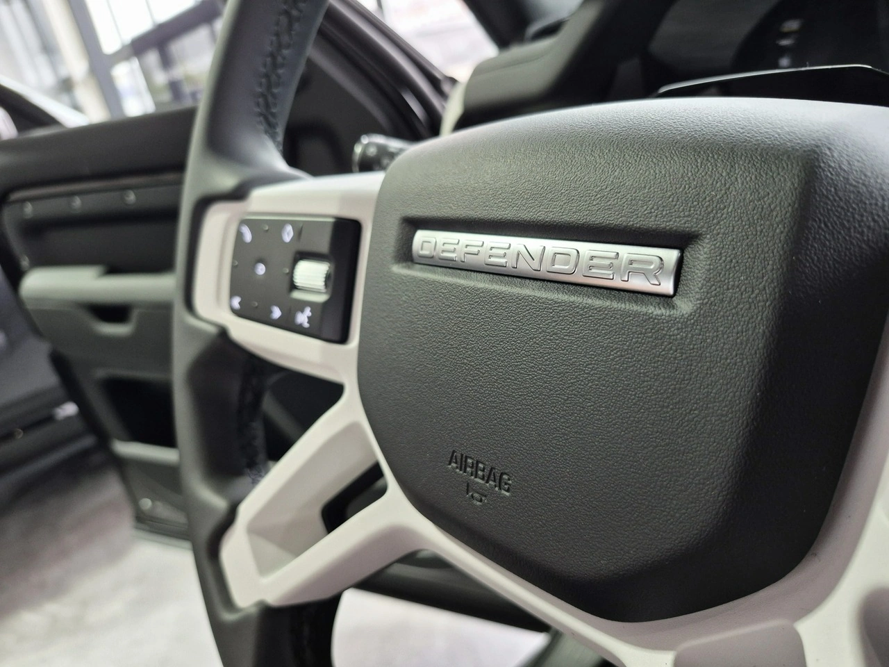 Land Rover Defender - Zdjęcie 31
