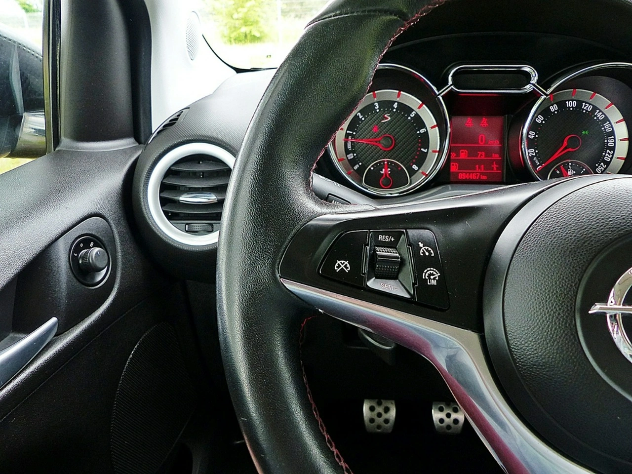 Opel Adam - Zdjęcie 30