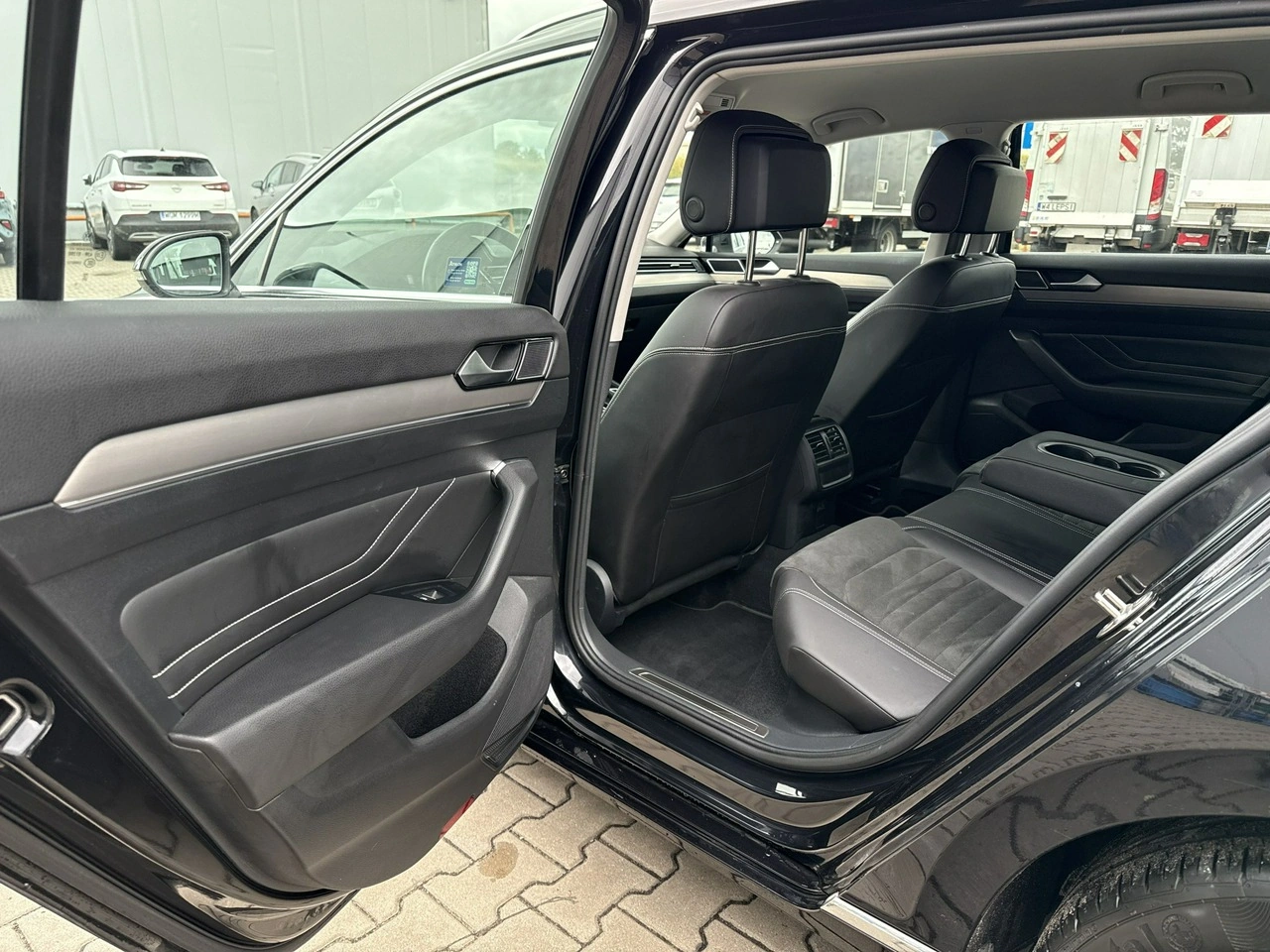 Volkswagen Passat - Zdjęcie 13