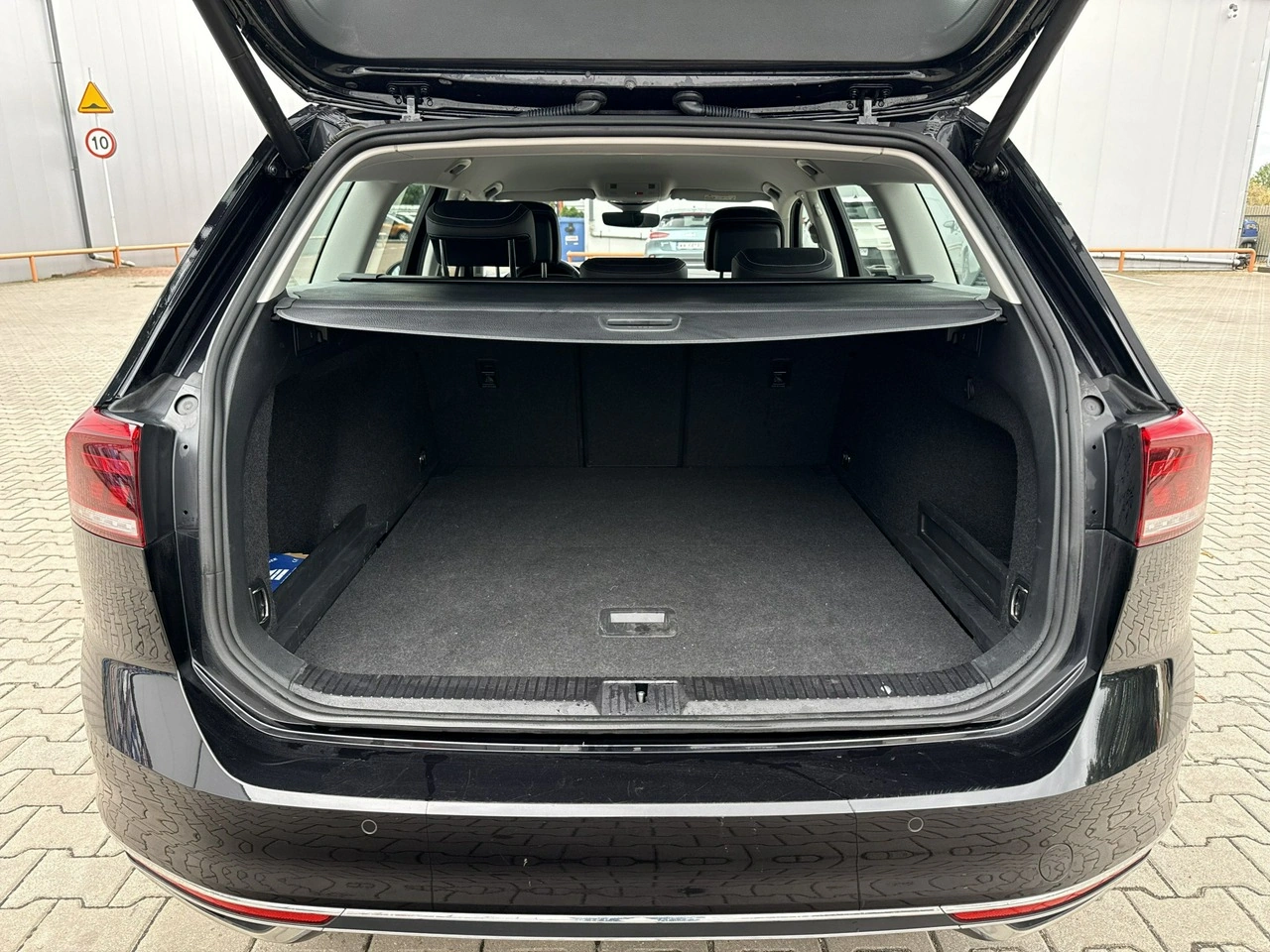 Volkswagen Passat - Zdjęcie 15