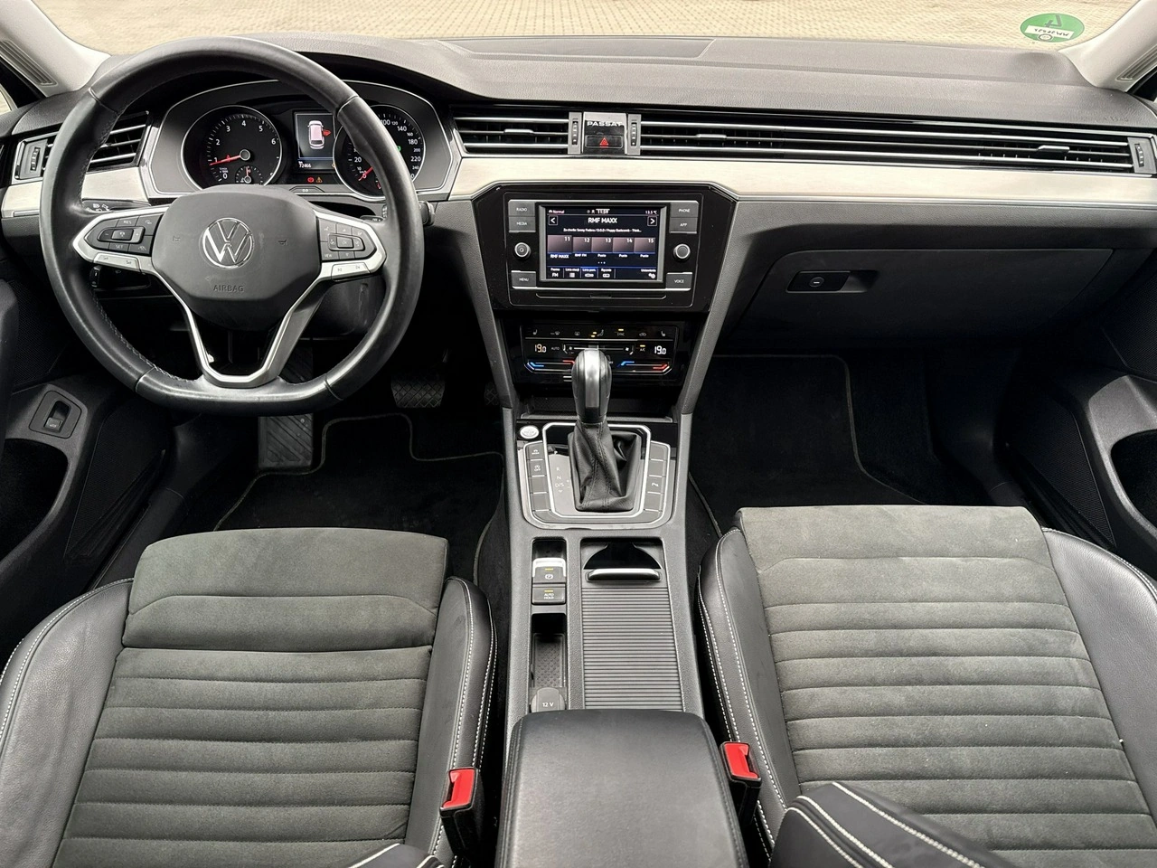 Volkswagen Passat - Zdjęcie 22