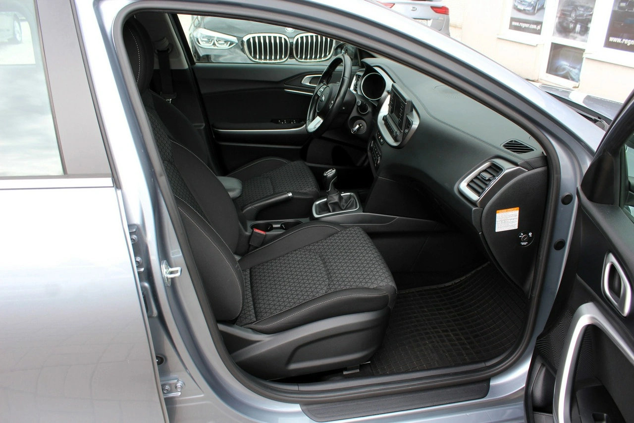 Kia Ceed - Zdjęcie 8
